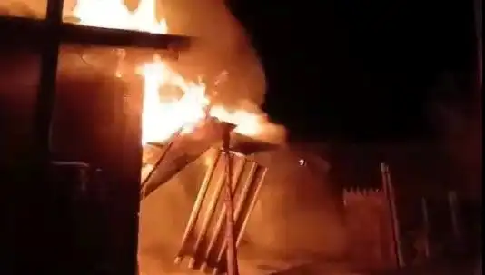 Karabük'te Korkutan Yangın: İki Ev Alevler İçinde Kül Oldu!