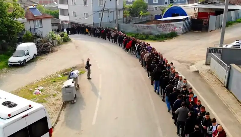 Bursa'nın O Mahallesinde Bayramlaşma Geleneği Devam Ediyor
