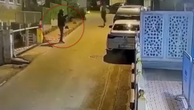 Irak Başkonsolosluğu'na Saldırı Anları Güvenlik Kamerasında Tespit Edildi