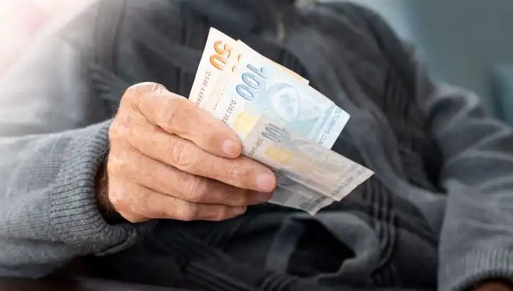 Emeklilere Müjde: İkramiye 4 Bin TL Oluyor!
