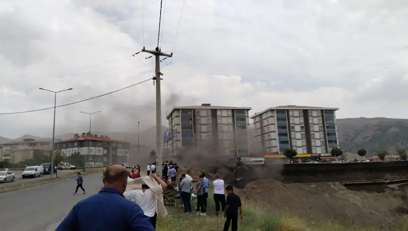 Bitlis'te Doğalgaz Hattında Patlama: Can ve Mal Kaybı Olabilir